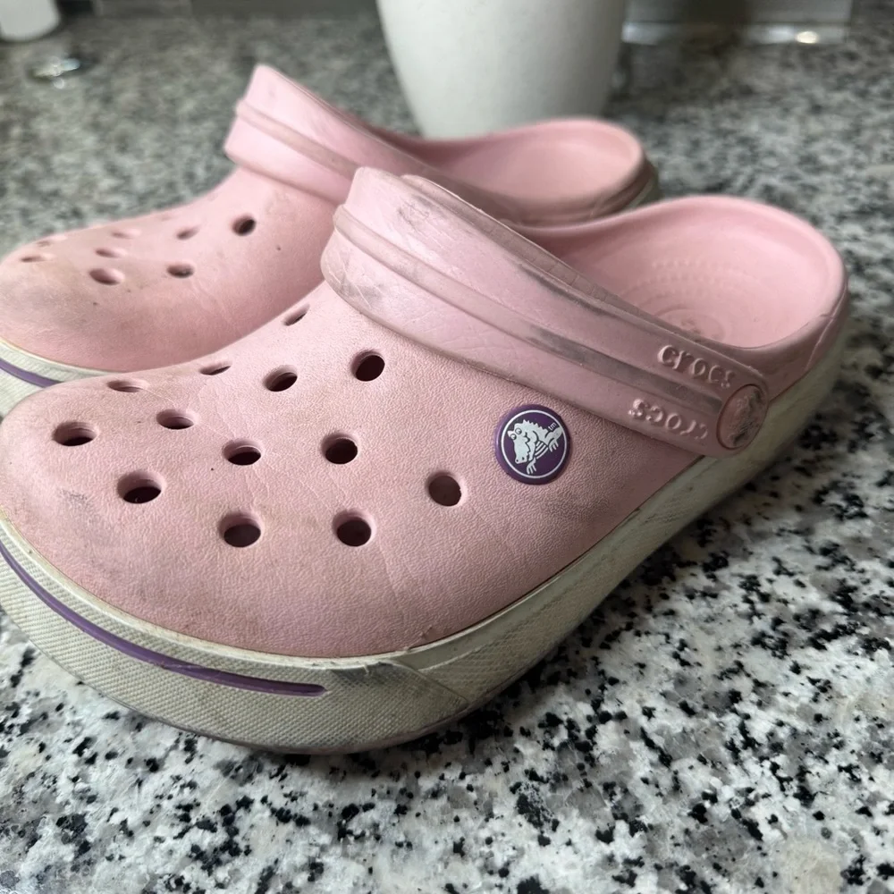 Crocs | Kids Pink Girl Clogs Size 2